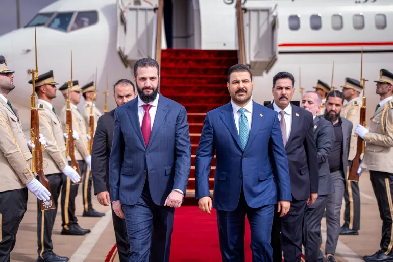 الشرع والزيدي يبحثان بدمشق تعزيز التعاون الاقتصادي وأمن الحدود بعد استقبال رئيس الوزراء العراقي في مطار دمشق الدولي
