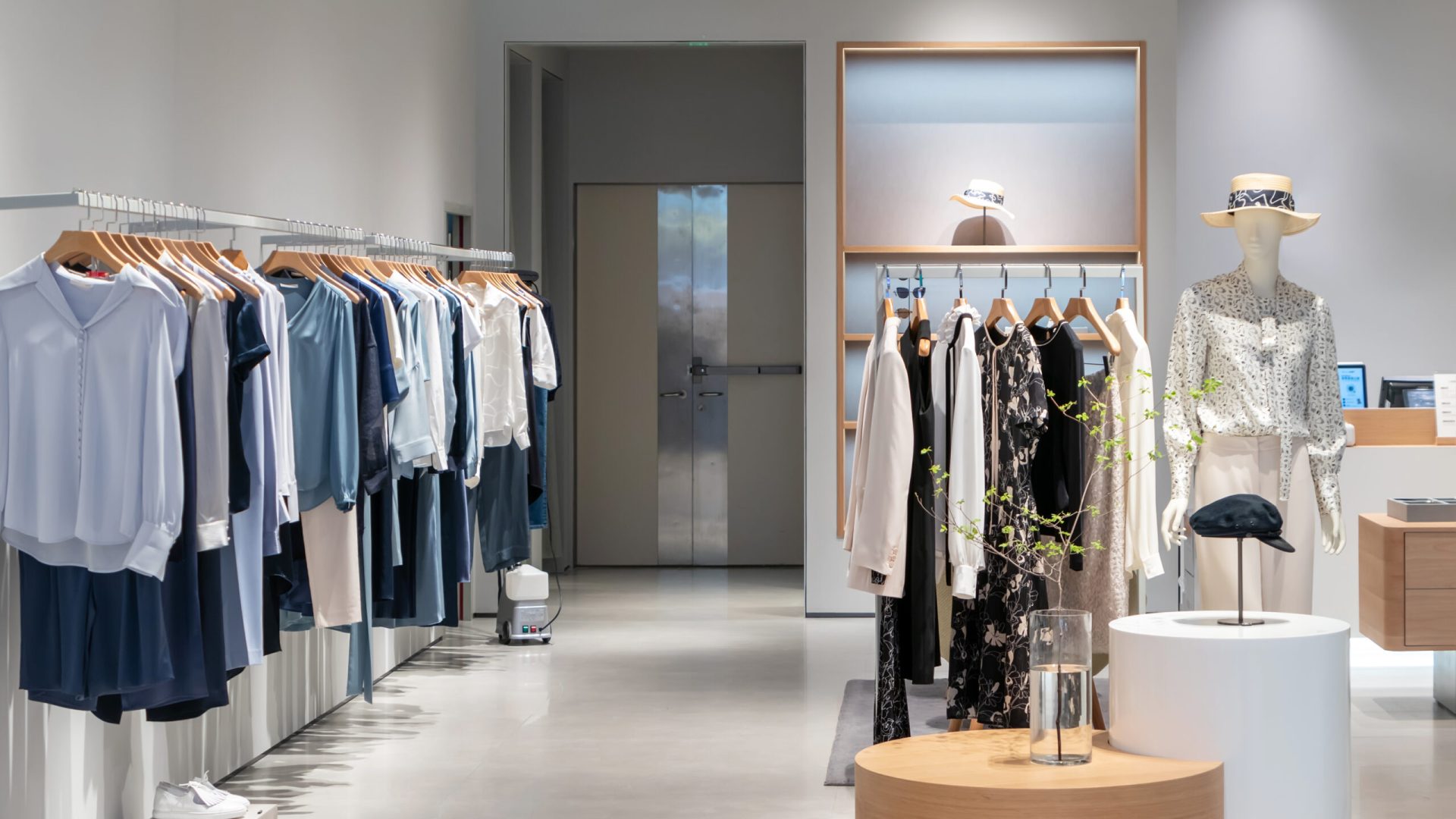 Women's fashion store in the shopping center