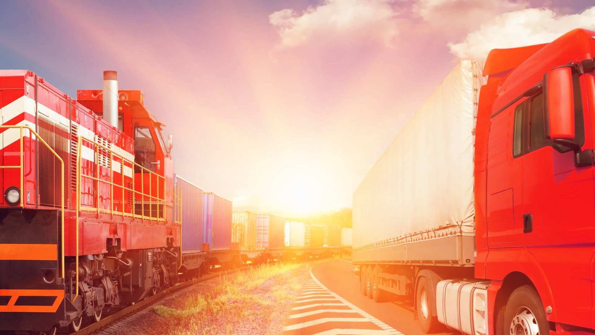 الشحنن البري القطار والشاحنة